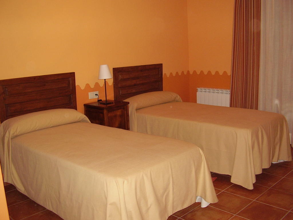 Casa De Los Diezmos Alborge Bilik gambar